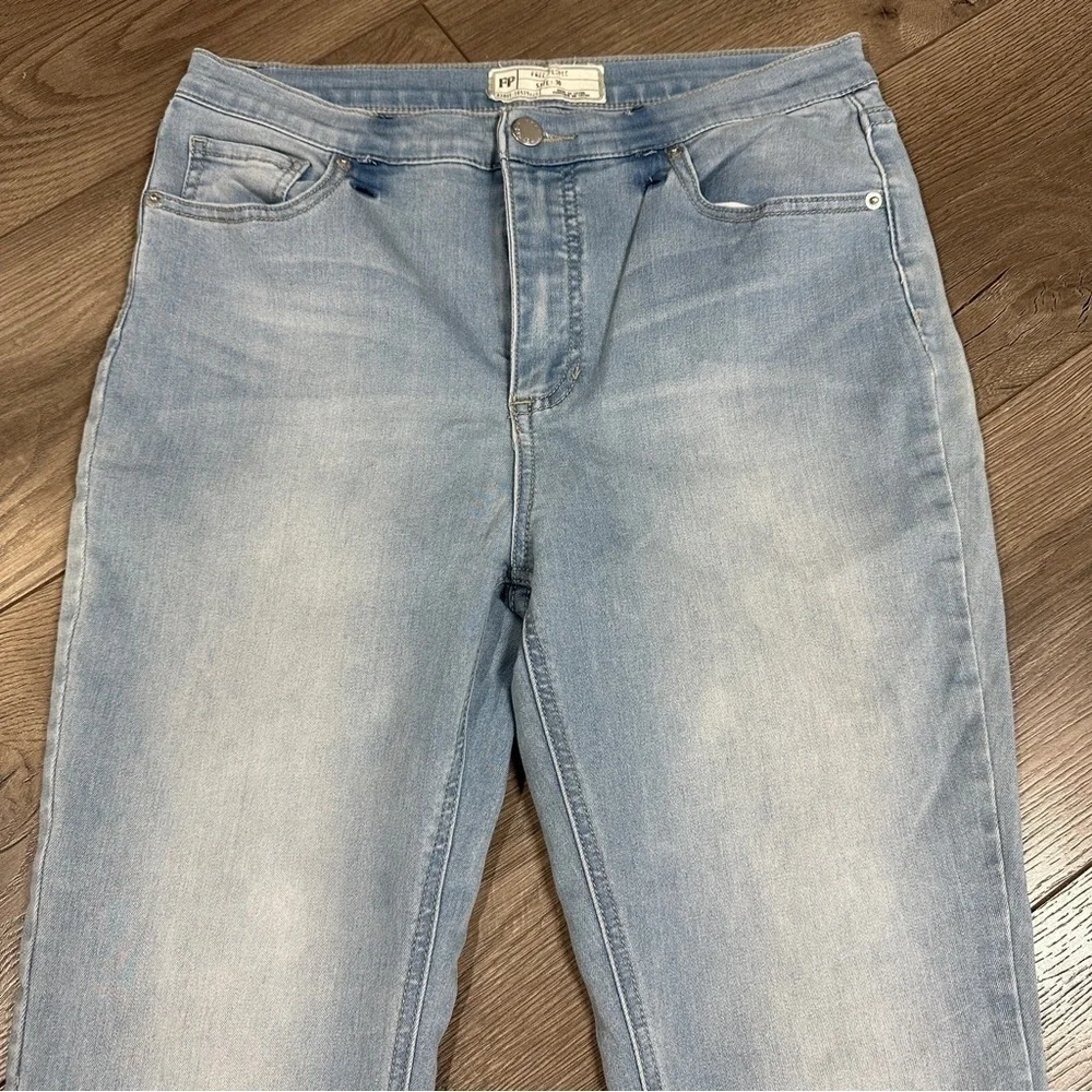 Free People Denim Light Wash Straight Leg high waisted Jeans size 30